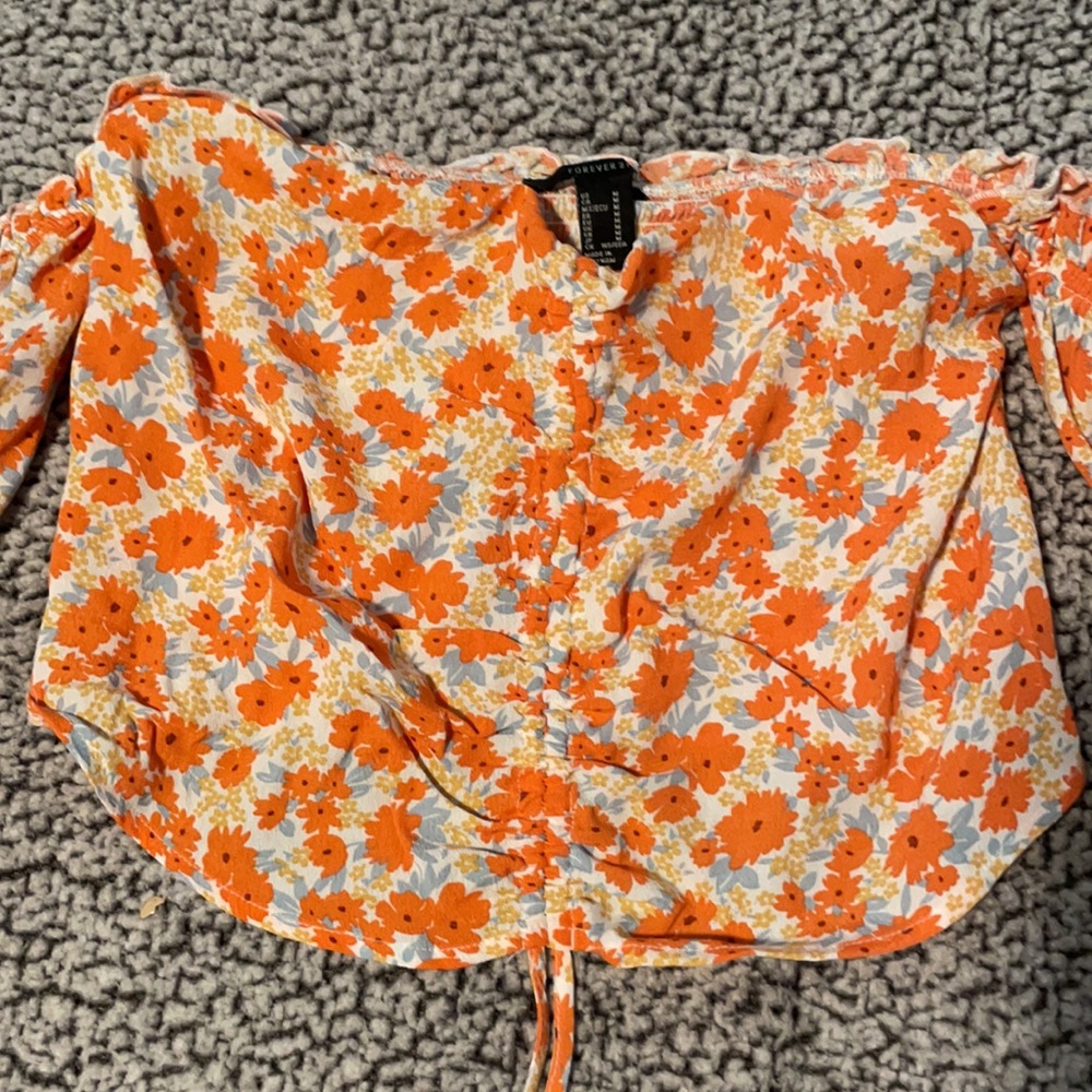 Top - Picture 2 of 4